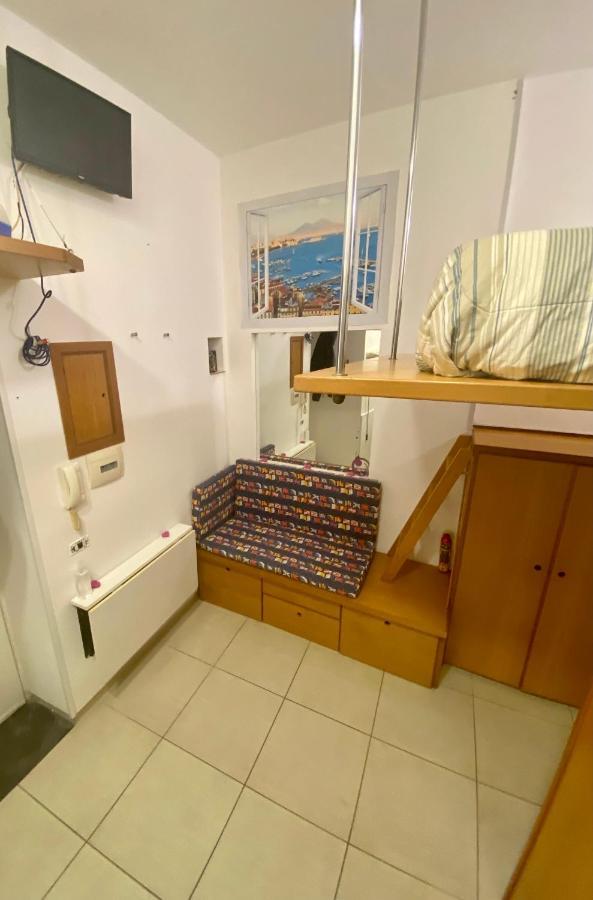 Boat Apartment Napoli Bagian luar foto